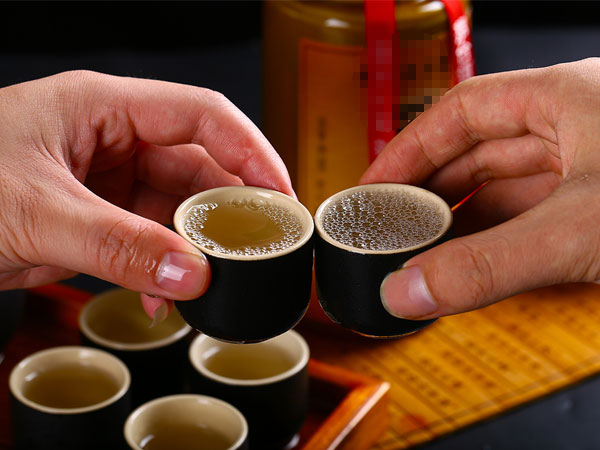 代理酒賺錢嗎？白酒代理利潤大不大？